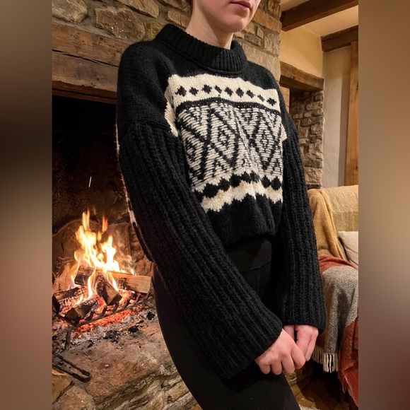 Altar'd State Geometric Fair Isle Cropped Sweater - Black - Medium NWT - Picture 2 of 11
